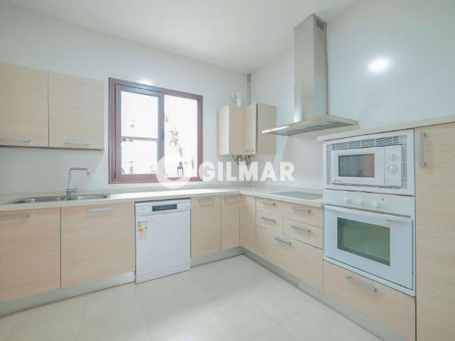 Chalet Independiente en alquiler en Triana Sevilla – Sevilla