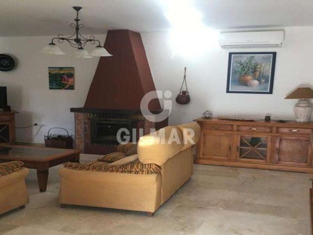 Chalet Independiente en alquiler en Chiclana de la Frontera – Cádiz