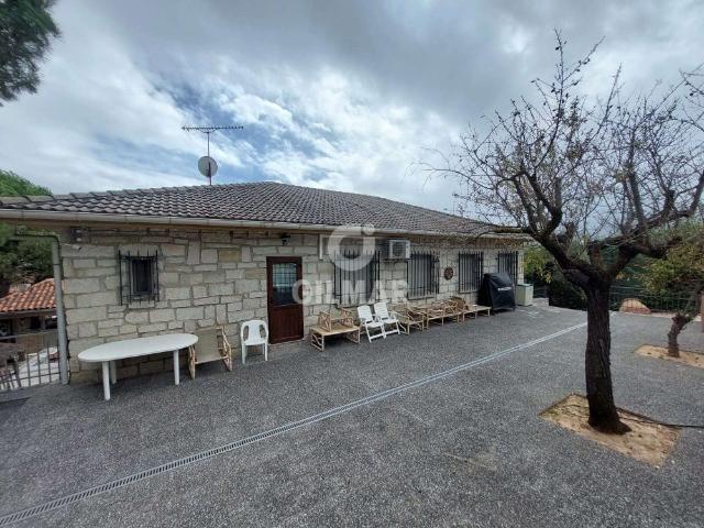 Chalet Independiente en alquiler en Cotos de Monterrey – Madrid