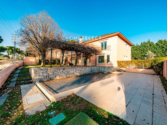 Chalet Independiente en alquiler en Madrid Moncloa