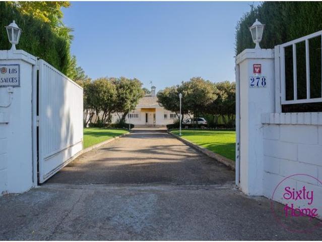 Chalet independiente en Garrapinillos