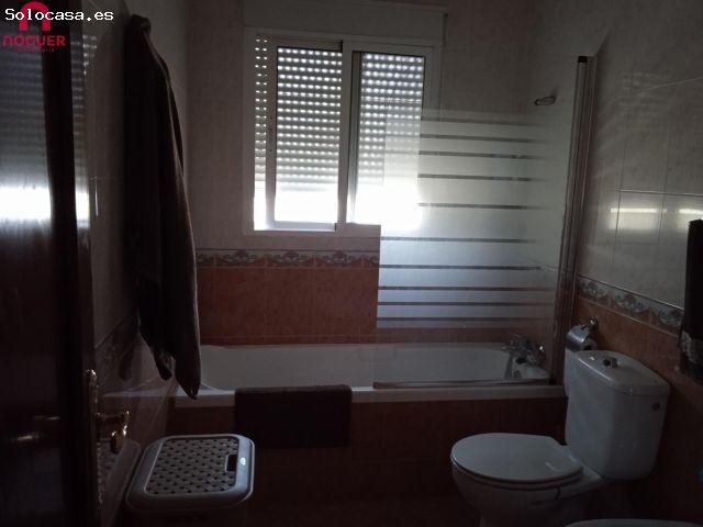 Chalet Independiente en La Carlota – Amplia Parcela y Excelente Ubicación