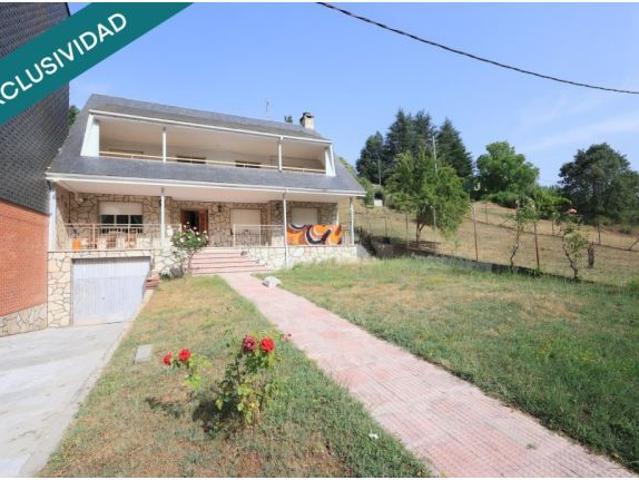 ¡Chalet Independiente en Matarrosa del Sil! Espacio, Terrazas y Vistas Increíbles