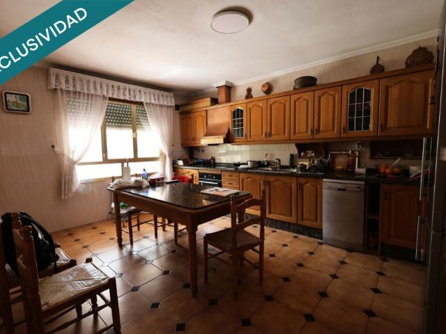 ¡Chalet Independiente en Matarrosa del Sil! Espacio, Terrazas y Vistas Increíbles