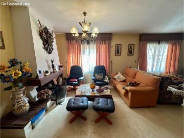 Chalet independiente en Miraflores del Palo, Málaga: espacio y comodidad
