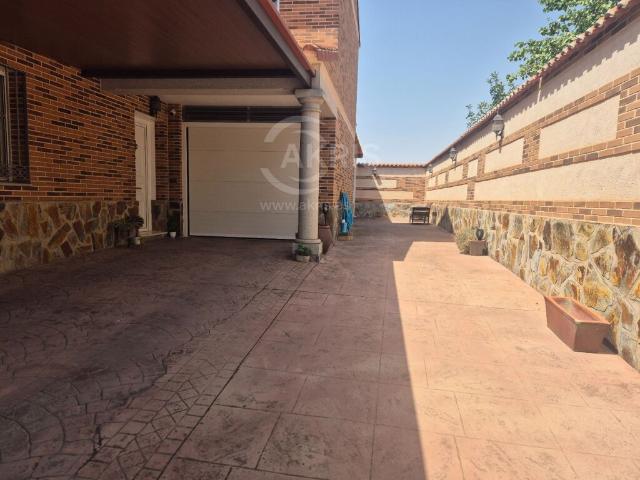 Chalet Pareado en Mocejon