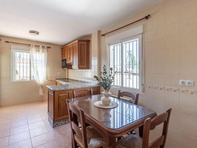 CHALET INDEPENDIENTE EN OTURA