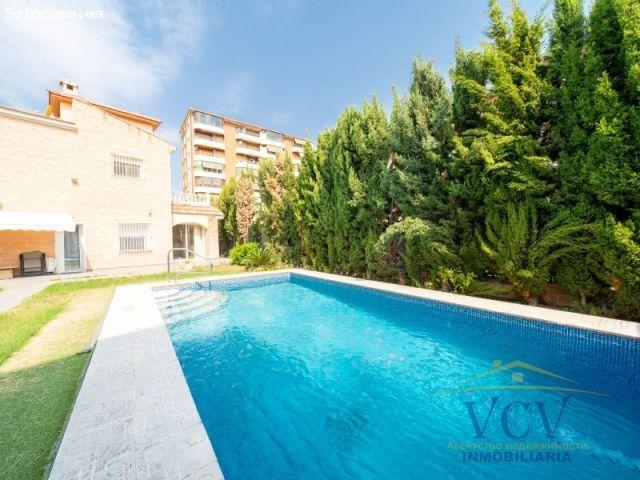 Chalet independiente en Playa Muchavista a pocos metros del mar