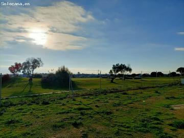 Chalet independiente: Exclusividad y diseño en Villanueva Golf