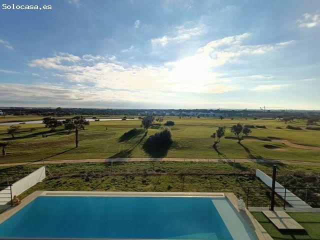 Chalet independiente: Exclusividad y diseño en Villanueva Golf