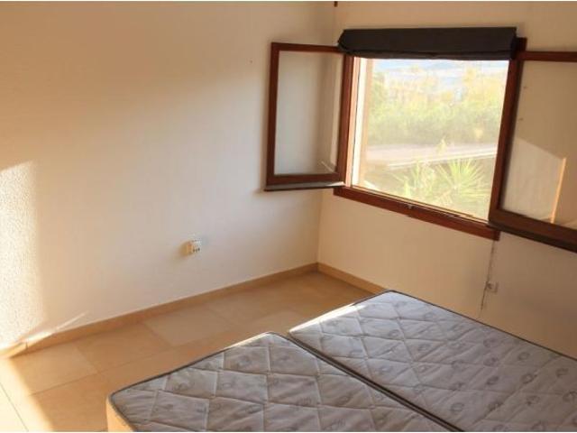 Chalet independiente, piscina privada, garaje, aire acondicionado. Todo incluido