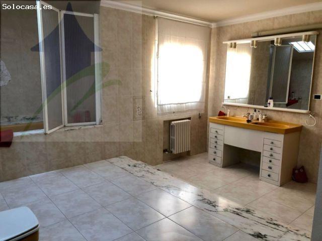 Chalet individual con piscina privada