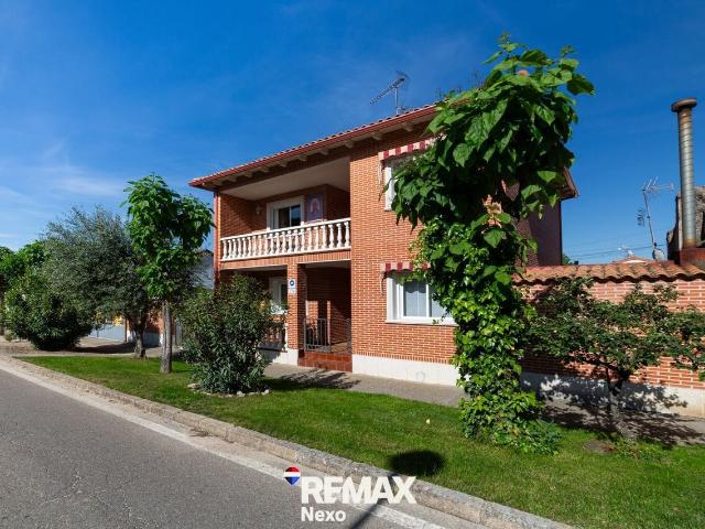 Chalet individual en venta, Valdestillas, Valladolid