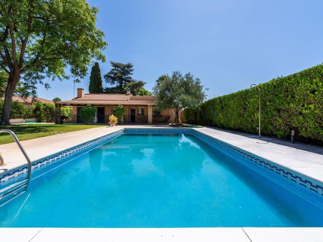 Chalet individual en venta, Palomares del Río, Sevilla