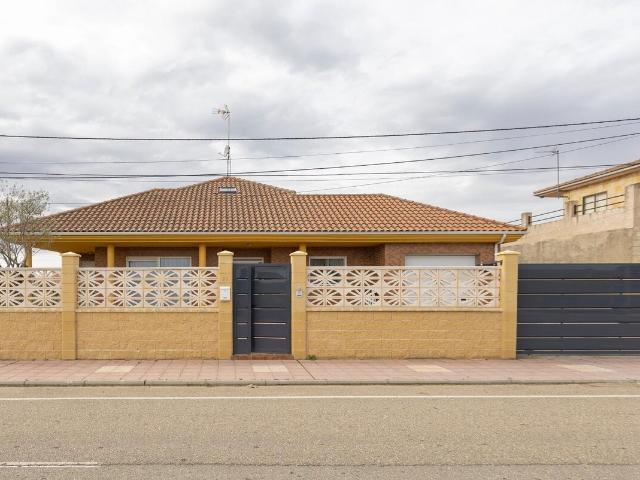 Chalet individual en venta, Revellinos, Zamora
