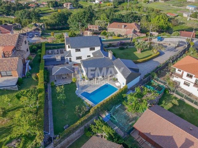 Chalet individual en venta, Saiáns, Vigo