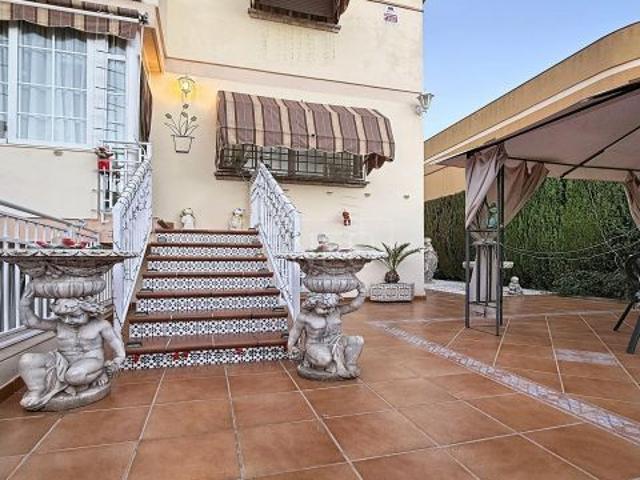 CHALET INDIVIDUAL EN CALLE PERAL, ALBOLOTE