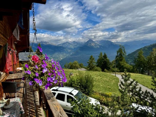 CHALET INDIVIDUEL AVEC VUE EXCEPTIONNELLE ET SANS VIS À VIS A BASSE NENDAZ