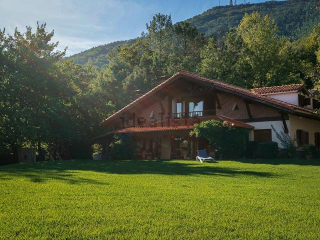 Chalet, Irun