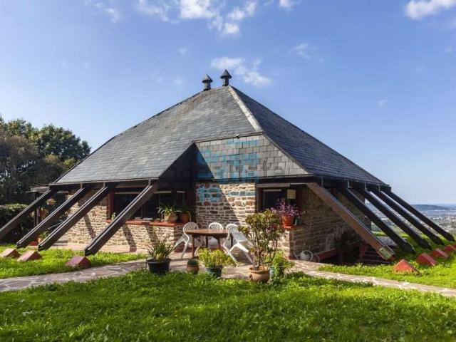 Chalet, Irun