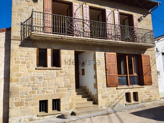 Chalet, Izagaondoa