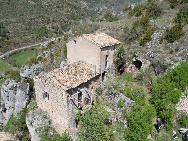 Chalet, Josa i Tuixén