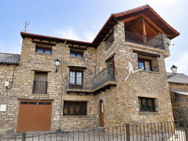 Chalet, Jasa