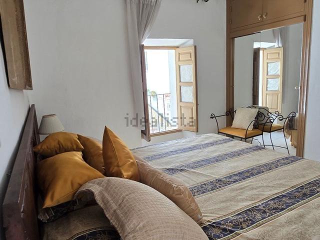 Chalet, Jubrique