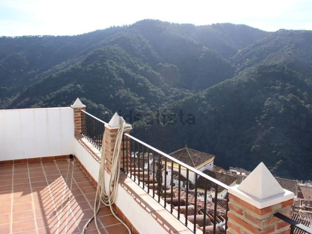 Chalet, Jubrique