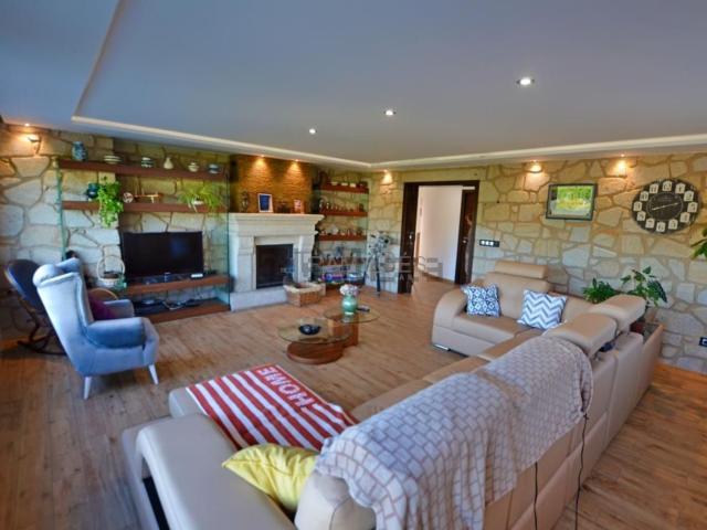 Chalet, O Rosal