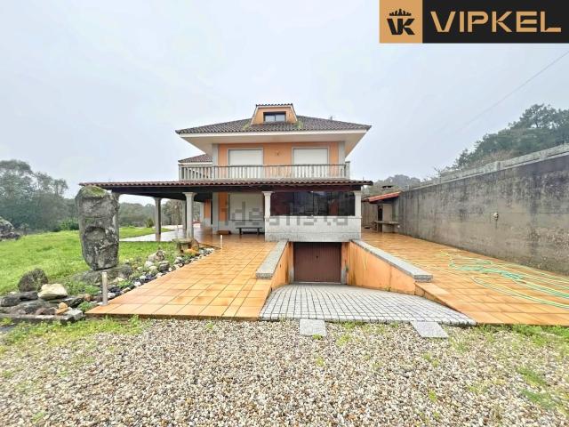 Chalet, O Rosal