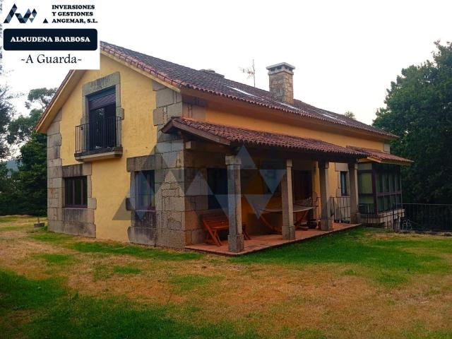 Chalet, O Rosal