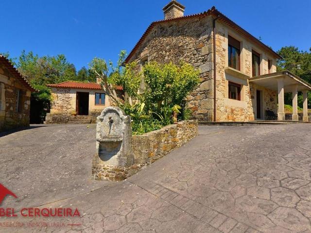Chalet, O Rosal
