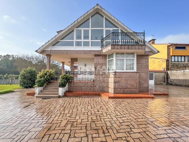 Chalet, O Rosal