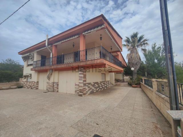 Chalet, Onil