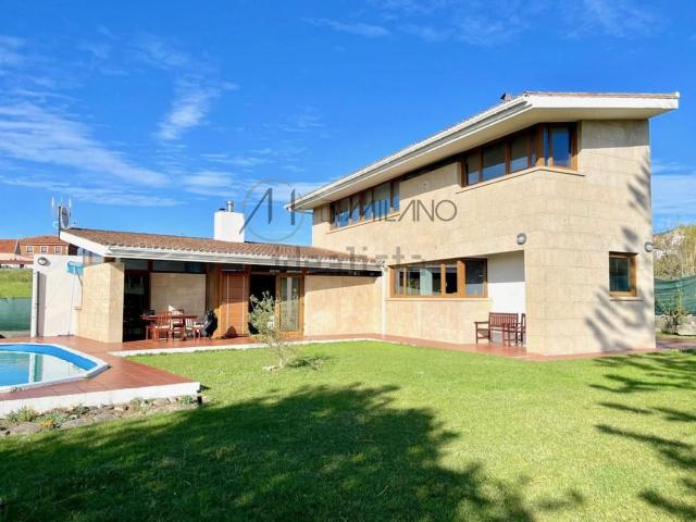 Chalet, Oia, Vigo