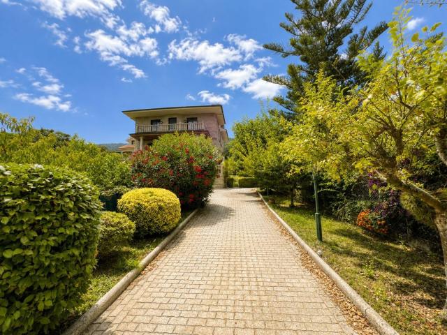 Chalet, Oia, Vigo