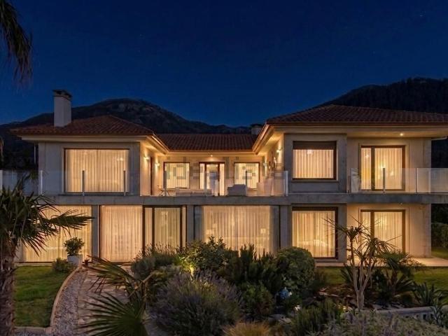 Chalet, Oia