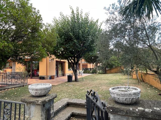 Chalet, Olot
