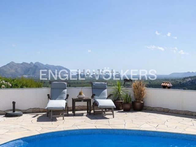 Chalet, Orba