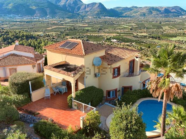 Chalet, Orba