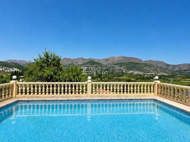 Chalet, Orba