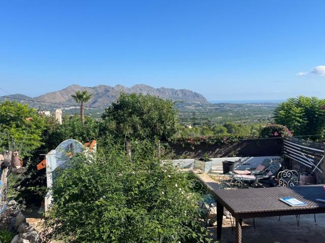 Chalet, Orba