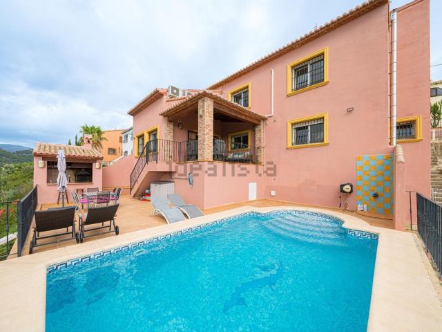 Chalet, Orba