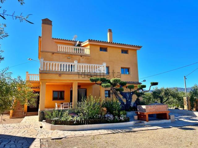 Chalet, Camarles