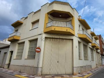 Chalet, L&apos Aldea