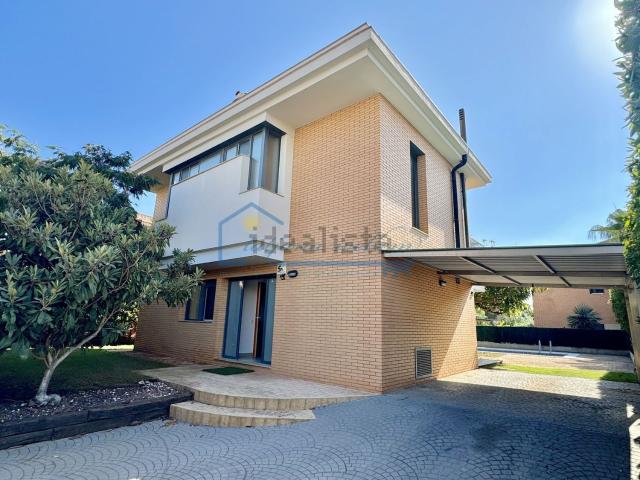 Chalet, L&apos Ampolla