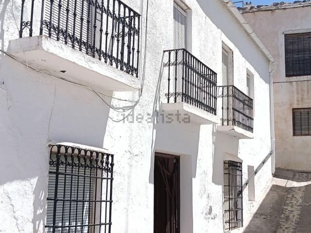 Chalet, Lobras