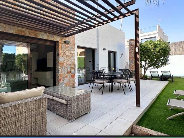 Chalet, Lomas de Cabo Roig, Orihuela