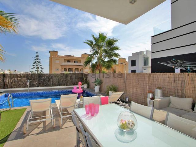Chalet, Lomas de Cabo Roig, Orihuela